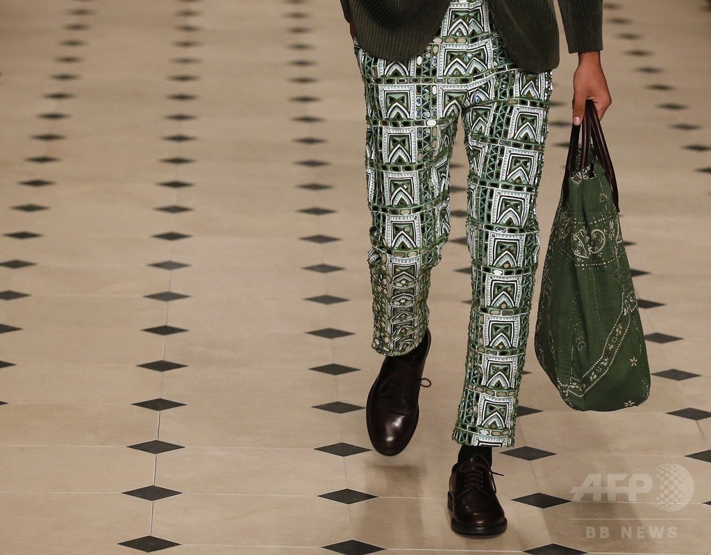 テーマはクラシカリー・ボヘミアン、「バーバリー プローサム」15/16年秋冬メンズ