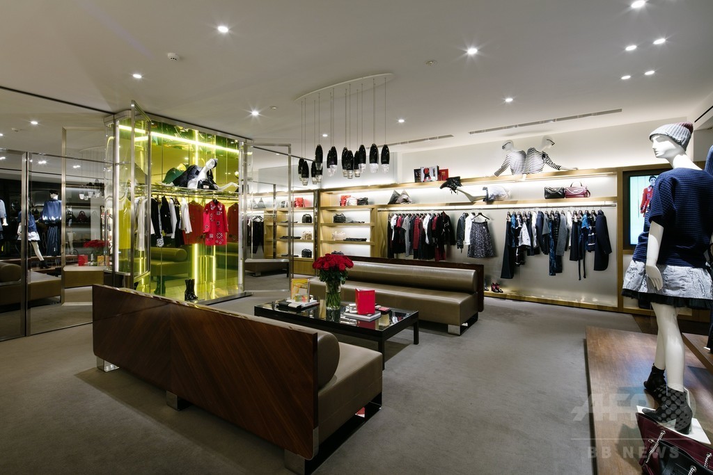 「マーク ジェイコブス」青山旗艦店、リニューアルオープン