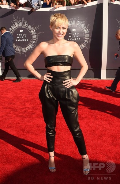マイリー・サイラス、MTVビデオ・ミュージック・アワードで着用したのは・・・
