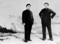 北朝鮮・平壌（Pyongyang）で撮影された金日成（Kim Il-Sung）国家主席（当時、右）と金正日（キム・ジョンイル、Kim Jong-Il）氏（撮影日不明）。(c)AFP