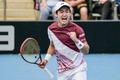 テニス、アデレード国際1、男子シングルス準々決勝。ガッツポーズを見せる西岡良仁（2023年1月6日撮影）。(c)Brenton EDWARDS / AFP