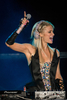 パリス・ヒルトン（Paris Hilton）が23日、ブラジル・サンパウロ（Sao Paulo）で開かれたポップ・ミュージック・フェスティバル（Pop Music Festival）でＤＪプレイを披露した（2012年6月23日撮影）。(c)AFP/Yasuyoshi CHIBA