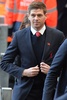 リバプール（Liverpool FC）の本拠地アンフィールド（Anfield）で行われた追悼式典に出席するリバプールのスティーブン・ジェラード（Steven Gerrard、2014年4月15日撮影）。(c)AFP/PAUL ELLIS