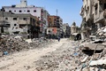 イスラエル軍の攻撃で破壊されたパレスチナ自治区ガザ地区のガザ市東部トゥファ地区（2024年7月8日撮影）。(c)Omar AL-QATTAA / AFP