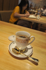 インドネシア・ジャカルタ（Jakarta）にある喫茶店で、1杯8万ルピア（約800円）で提供される最高級コーヒー豆「コピ・ルアク」のコーヒー（2010年7月20日撮影）。(c)AFP/ROMEO GACAD