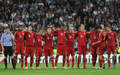 サッカー欧州チャンピオンズリーグ2011-12（UEFA Champions League 2011-12）は25日、準決勝第2戦が行われ、バイエルン・ミュンヘン（Bayern Munich）が2試合合計スコアを3-3として迎えたペナルティーキック（PK）戦でレアル・マドリード（Real Madrid）に3-1で勝利し、決勝進出を決めた。

ペナルティーキック（PK）戦の開始を待つバイエルン・ミュンヘンの選手（2012年4月25日撮影）。(c)AFP/CHRISTOF STACHE