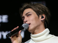 韓国男性アイドルグループ「SHINee（シャイニー）」のキム・ジョンヒョンさん。聯合ニュース提供（撮影日不明、2017年12月18日公開、資料写真）。(c)AFP PHOTO / YONHAP
