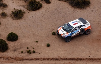 ダカールラリーで死亡事故、63歳男性が競技車両にひかれる