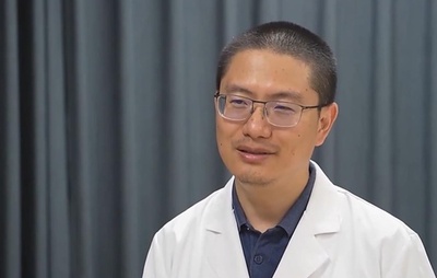 休暇中の医師が交通事故に遭った一家3人を救う 中国