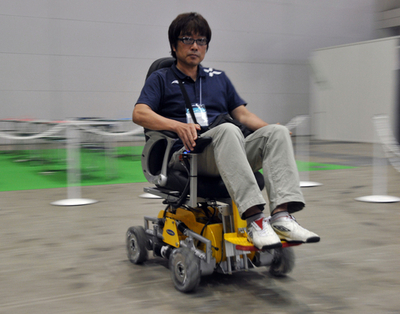 着ぐるみロボットや電動車いす、都内で次世代ロボット技術展