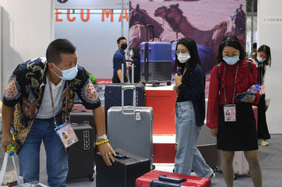 アフターコロナのリベンジ消費か 中国に旅行スーツケースの注文が殺到