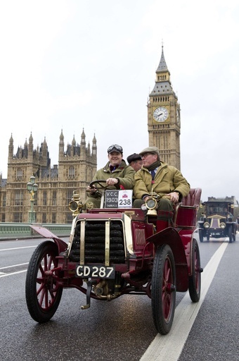 「ベテランカー・レ―ス」開催、英国