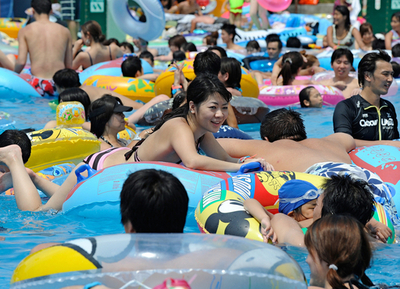 夏休みはプールに一直線！