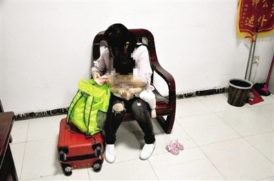 1歳の娘を5万元で売り、化粧品買う 河南省