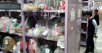 シャネル・ルイヴィトン偽物からインド産バイアグラまで多種多様の“摘発成果物”…悪臭漂う韓国・仁川空港の留置倉庫