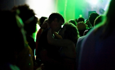 女性のほうが「一夜限りの相手」でもえり好みする、英研究