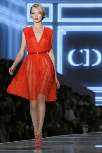 ラフ・シモンズ、「ディオール」後任候補に？