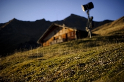 スイスフラン高にスキー場の雪不足、スイス観光業が大打撃