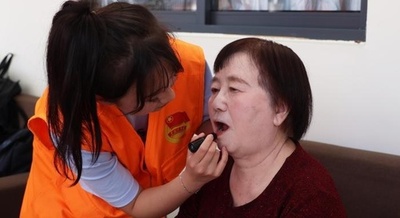 老人ホームに住む「00後」、まさに「人間の賢明さ」の見本 中国