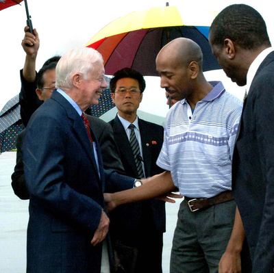 北朝鮮で拘束された米国人男性が不審死 10年にカーター氏と帰国