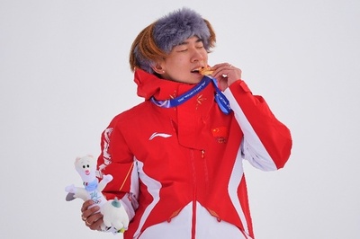 蘇翊鳴が2度目の五輪金 誕生日にスロープスタイル制覇、中国に今大会初の栄冠