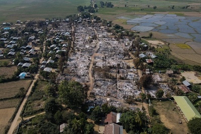 ミャンマー北部で村焼き打ち、被害数百軒 住民は国軍を非難