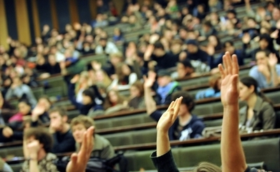 ｢バージン｣ネットに出品、学費の足しに？ ニュージーランド