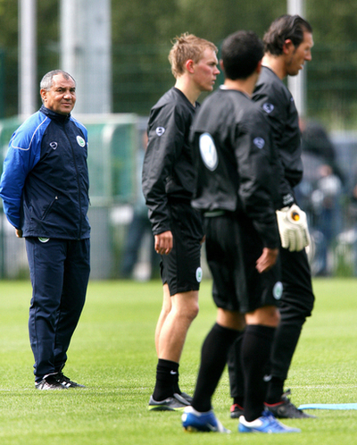 ボルフスブルク マガト新監督の下チーム初練習