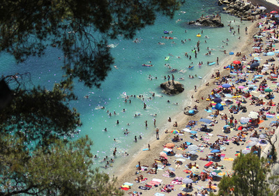 アラブ系宿泊客になりすまし客室の金庫盗む、2人逮捕 フランス