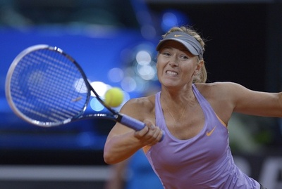 シャラポワが準々決勝進出、ポルシェ・テニス・グランプリ