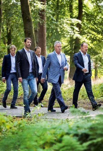 ヒディンク新監督、「ファン・ハールの方針を引き継ぐ」