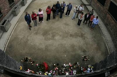 ローマ法王の訪問を待つアウシュビッツ - ポーランド