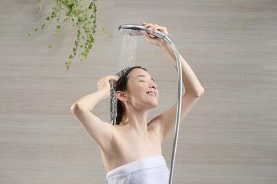 【浄水研究発表】LIXIL、毎日の水道水のシャワーが「月1回のブリーチ」と同等の毛髪ダメージを与える可能性を発見！