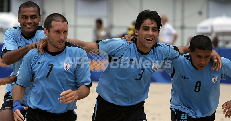 07ビーチサッカーw杯 ウルグアイ 3位決定戦でフランスに勝利 写真10枚 国際ニュース Afpbb News