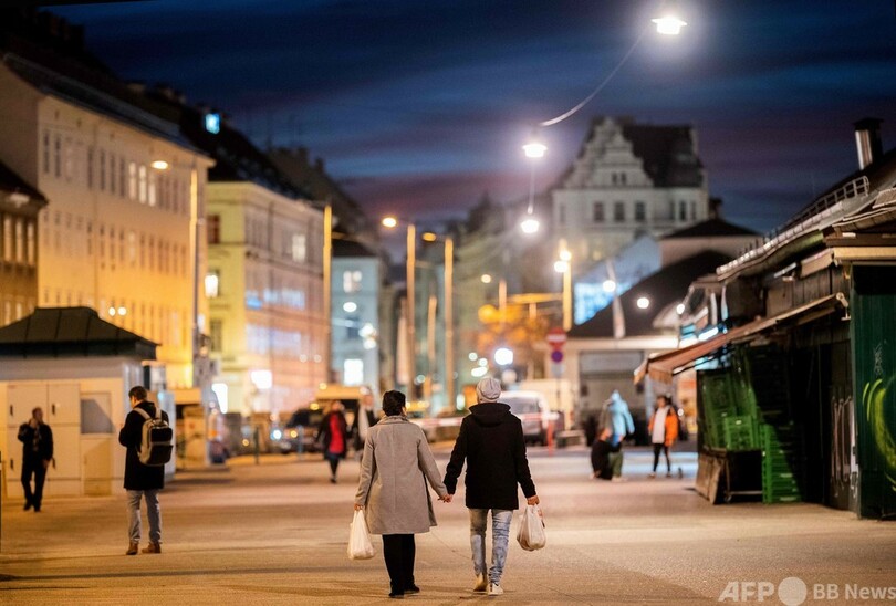 ロックダウン前セールに長蛇の列、非難殺到で靴販売大手が謝罪 オーストリア