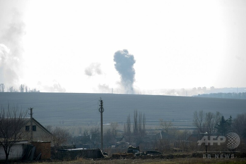 ウクライナで弾薬庫爆発、2万人避難 「破壊工作」と軍