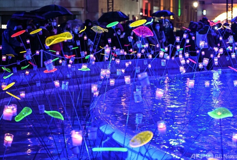 仏リヨンで「光の祭典」 街全体がライトアップ