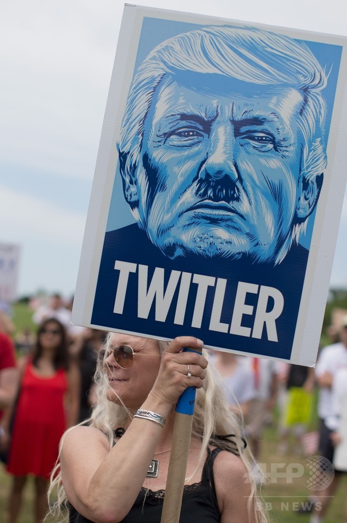 世界各地で反トランプデモ、パリ協定離脱やロシア疑惑に抗議