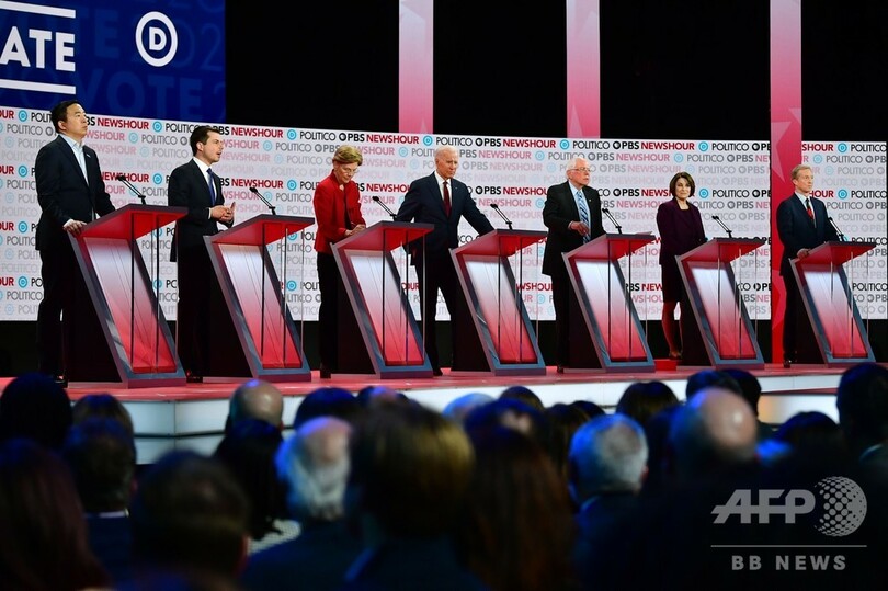 米民主党討論会、「打倒トランプ」で一致も政策論で対立鮮明に