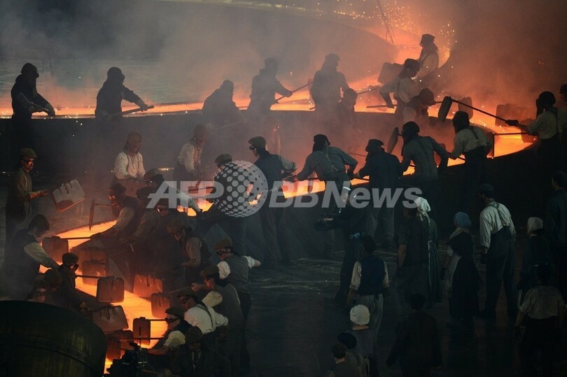 大きな鐘の音で幕開け、ボンドやMr.ビーンも登場 ロンドン五輪が開幕