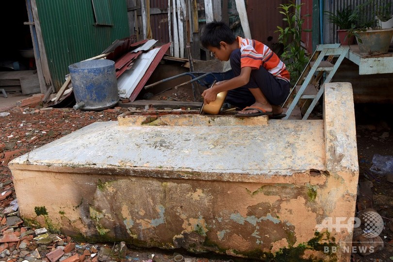 死者と生きる 墓地に暮らす都会の貧困層 カンボジア 写真24枚 国際ニュース Afpbb News