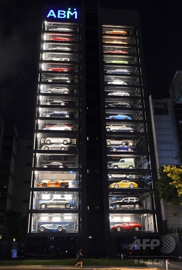 フェラーリやマセラティが買える 高級車の自販機 シンガポール 写真8枚 国際ニュース Afpbb News