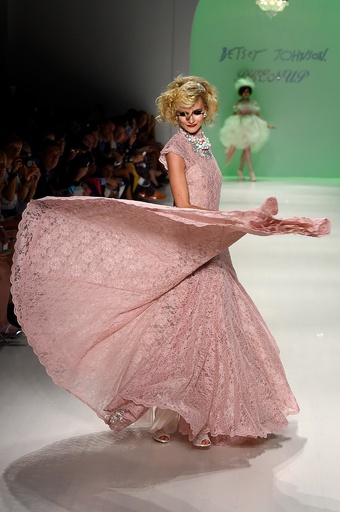 ベッツィ ジョンソン ドレス img_dc478e041308316546e9095af4