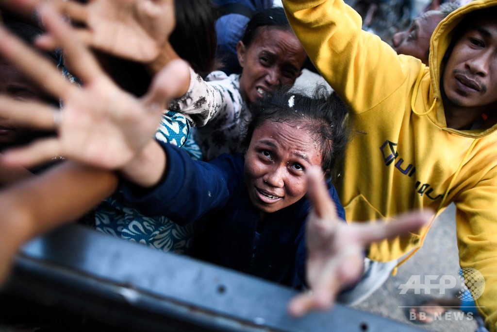「食べ物と水を」 スラウェシ島地震、被災者憔悴 死者1374人に 写真16枚 国際ニュース：AFPBB News
