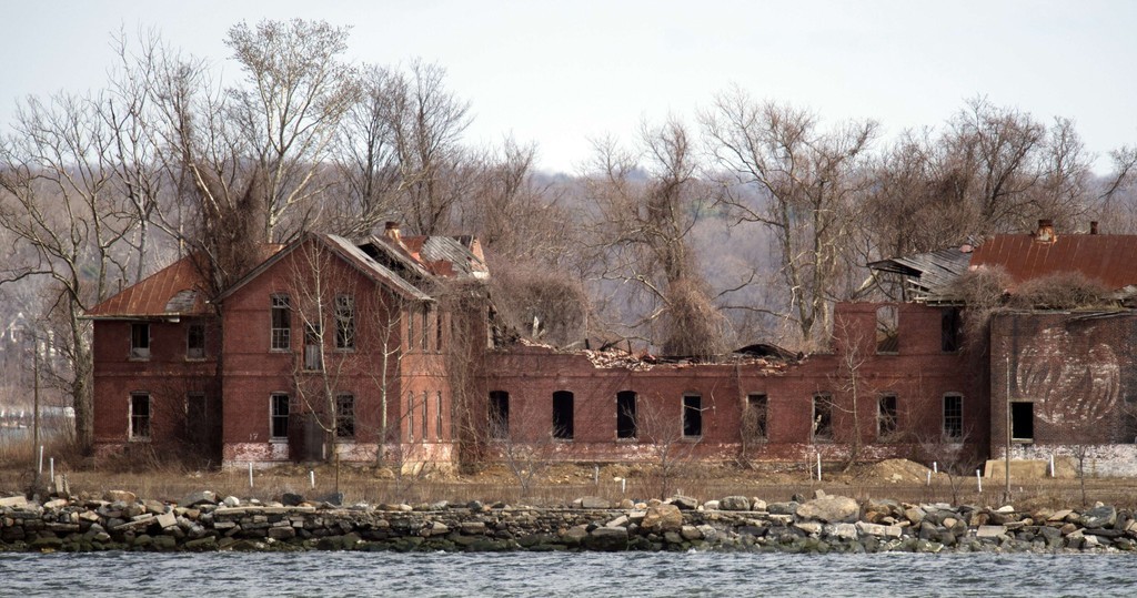 100万人が眠る立ち入り禁止の島 Ny市の共同墓地 写真9枚 国際ニュース Afpbb News