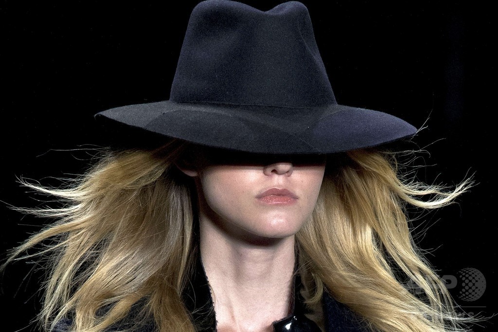 ドナテラ・ヴェルサーチもコレクション発表、「サンパウロ・ファッション・ウィーク」開催