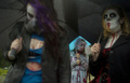 チェコ・プラハ（Prague）で1日、「ゾンビ・ウォーク（Zombi Walk）」が開催され、特殊メークでゾンビに扮した参加者らが街に繰り出した（2013年6月1日撮影）。(c)AFP/MICHAL CIZEK