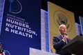 米首都ワシントンで開かれた食の問題に関する対策会議で演説したジョー・バイデン大統領（2022年9月28日撮影）。(c)Oliver Contreras / AFP