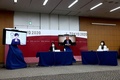 東京都内で行われた東京五輪に関する5者協議（2021年7月8日撮影）。(c)Behrouz MEHRI / POOL / AFP