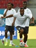サッカーW杯ブラジル大会（2014 World Cup）グループCの日本戦を翌日に控え、調整を行うコートジボワールのディディエ・ドログバ（Didier Drogba、2014年6月13日撮影）。(c)AFP/ISSOUF SANOGO